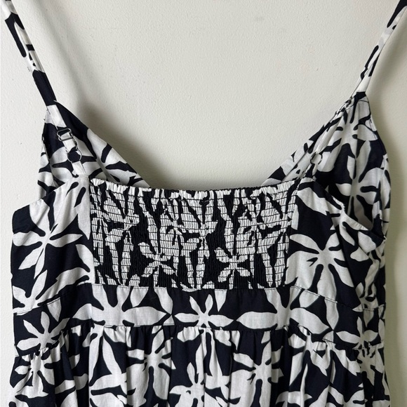 J. Crew factory black and white floral print with keyhole front size 6P - Picture 7 of 11